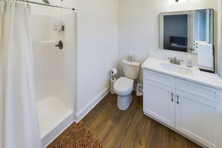 PIckens Place Unit B