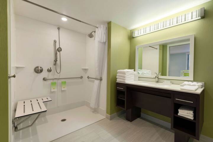 Room 20 of 39