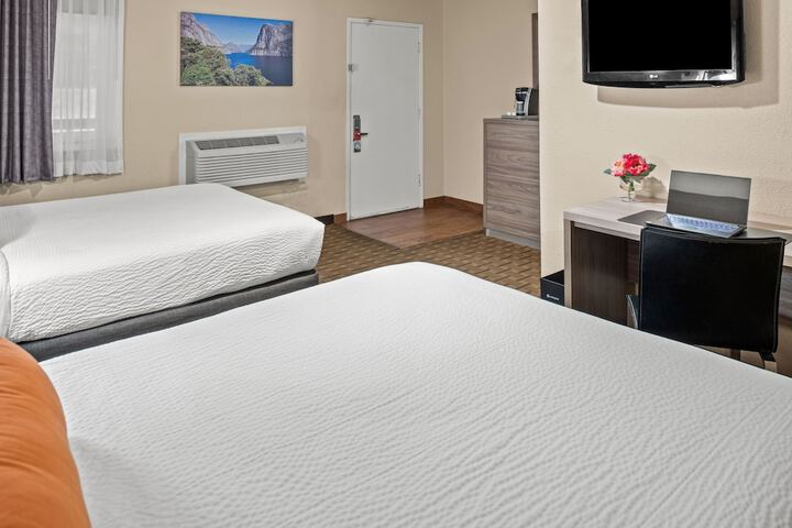 Room 16 of 38