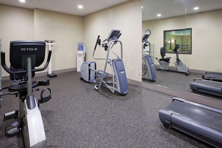 Holiday Inn Express Hotel & Suites St. Paul-Woodbury by IHG