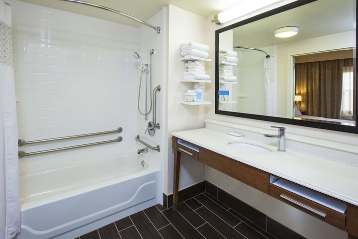 Hampton Inn & Suites Providence / Warwick-Airport