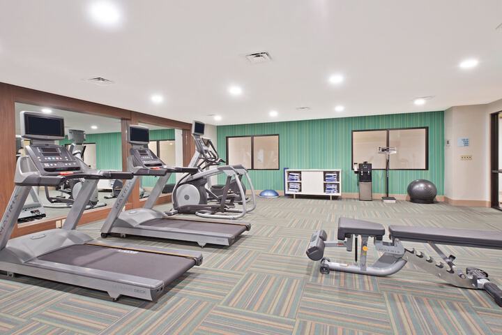Holiday Inn Express & Suites Uniontown by IHG