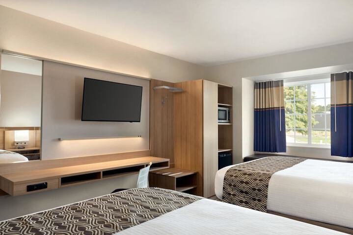 Room 6 of 13