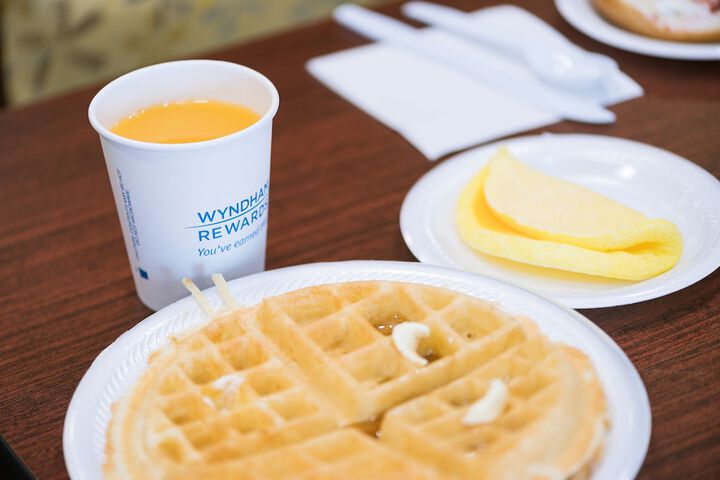 Breakfast/Coffee Service 16 of 17