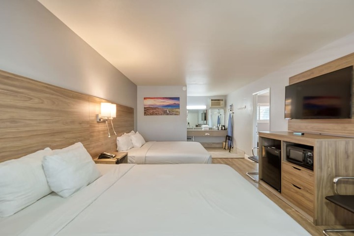 Room 10 of 48