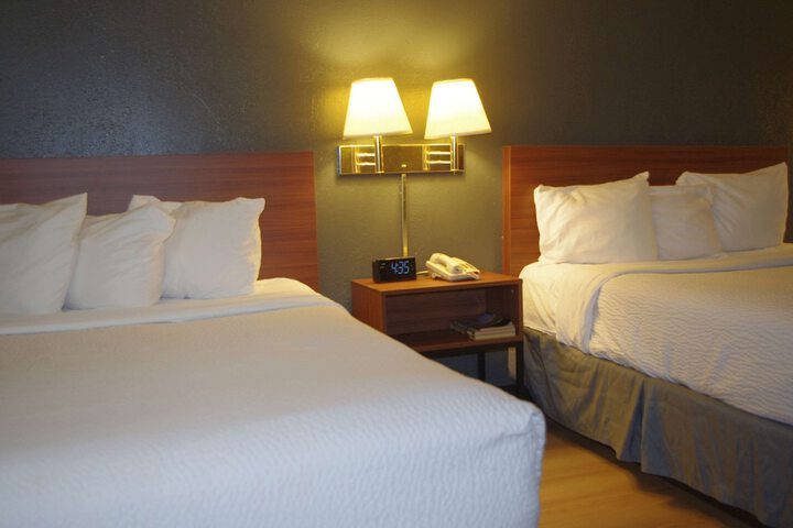 Room 28 of 33