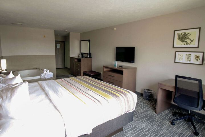 Country Inn & Suites by Radisson Council Bluffs, IA