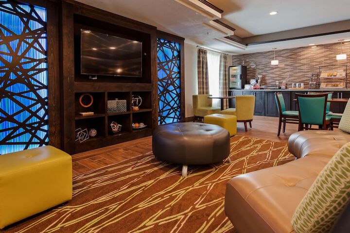 Hotel Interior 7 of 33