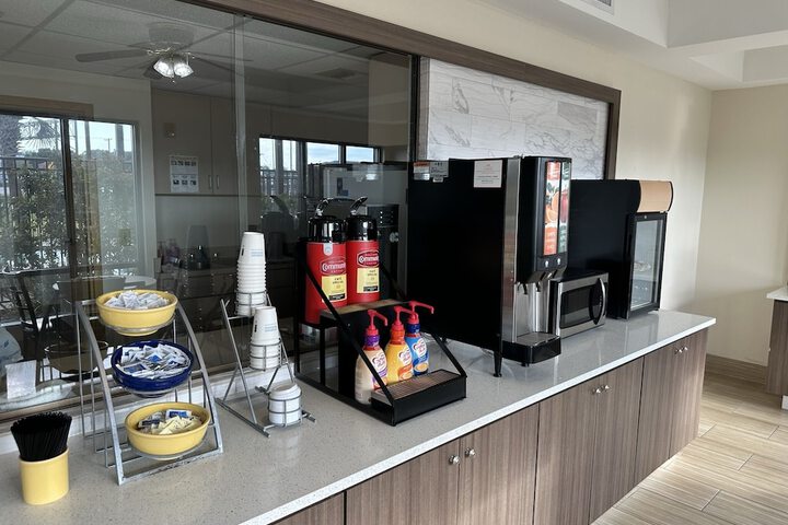 Breakfast/Coffee Service 44 of 47