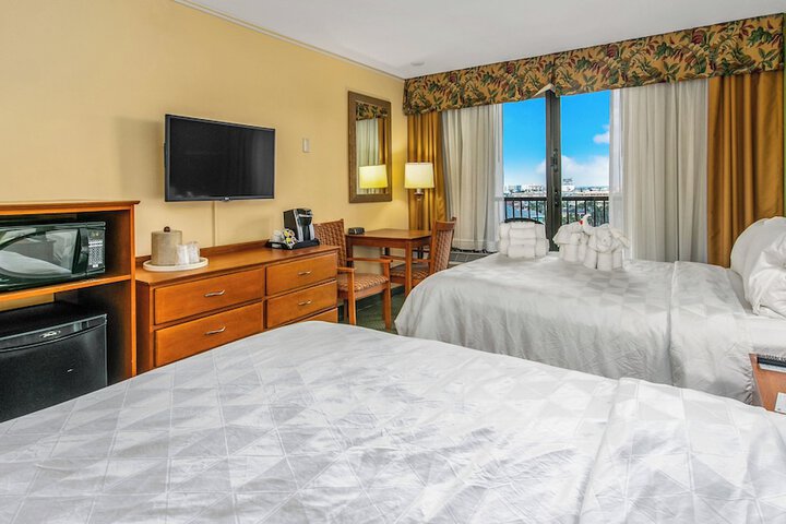 Room 28 of 108