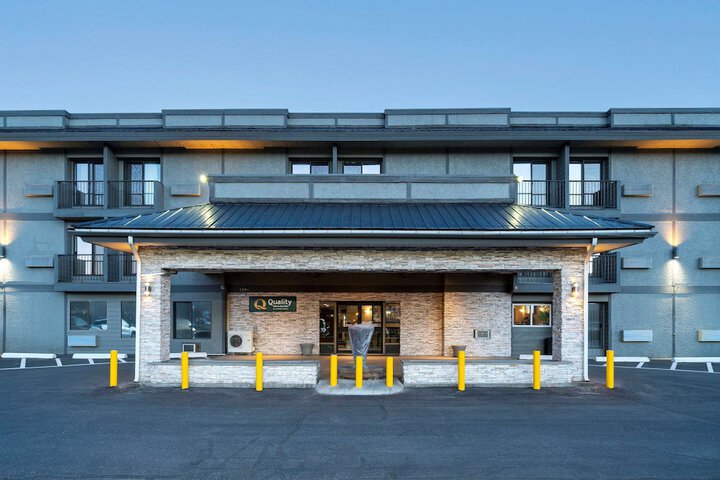 Hotel 4 of 53