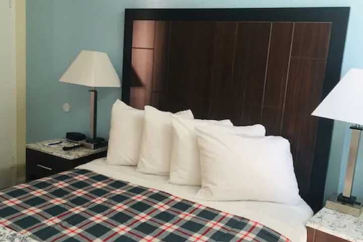 Dolphin Cove Motel