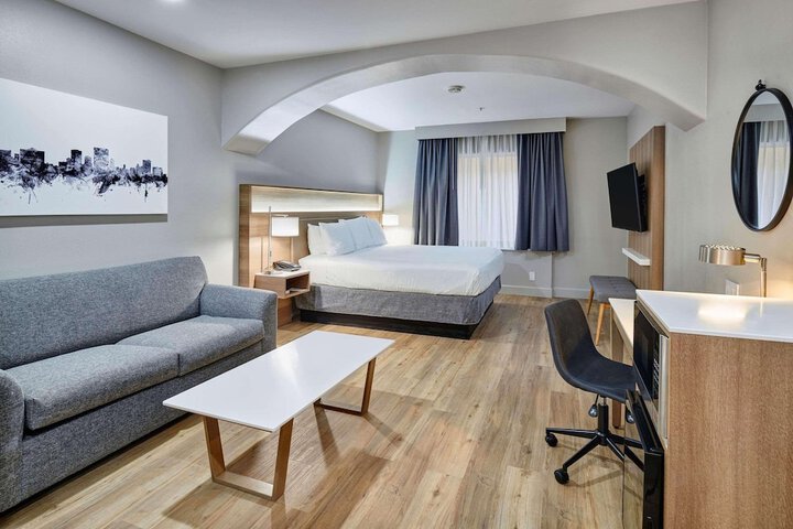 Room 19 of 30