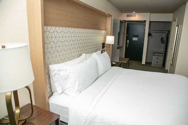Holiday Inn Metairie New Orleans by IHG