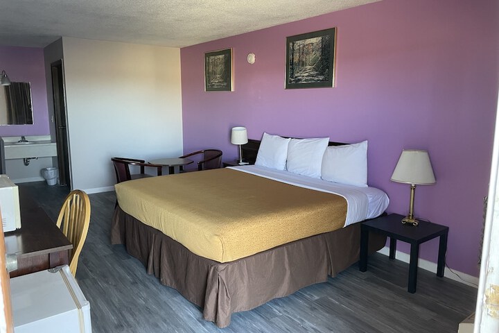 Room 42 of 84