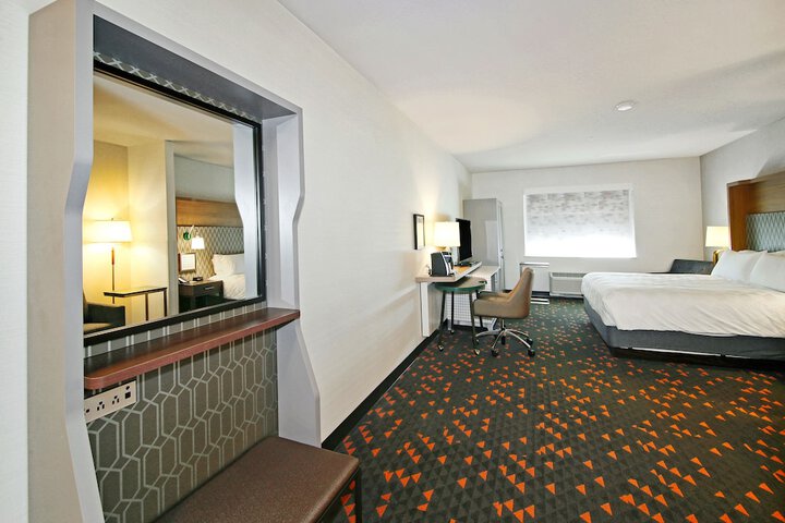 Room 118 of 155