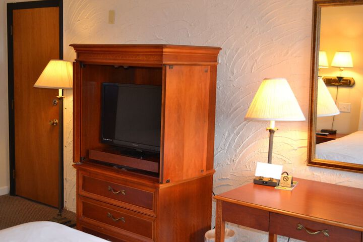 Room 11 of 20