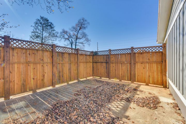 Modern Clarkesville Cottage w / Decks & Patio!