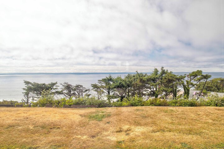 Ester Lee Oceanview Inn