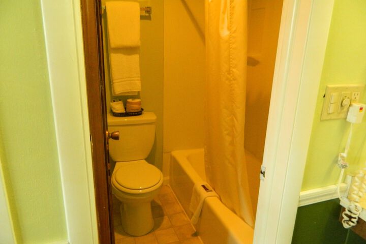 Room 53 of 89