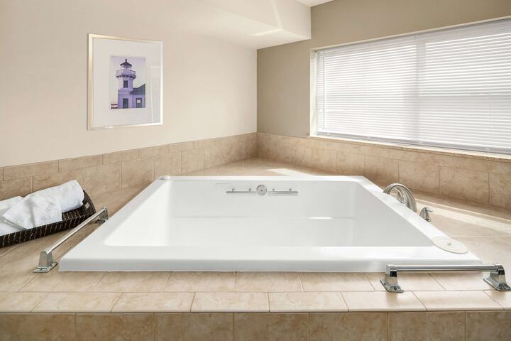Executive Residency by Best Western Navigator Inn & Suites