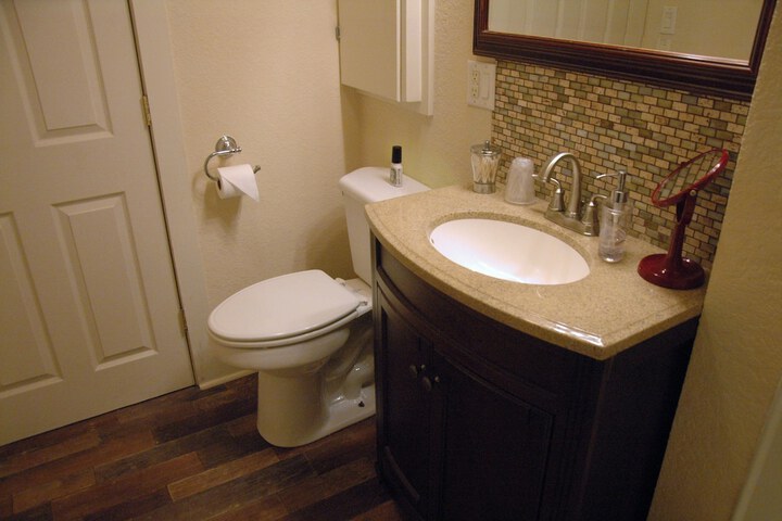 Room 16 of 27