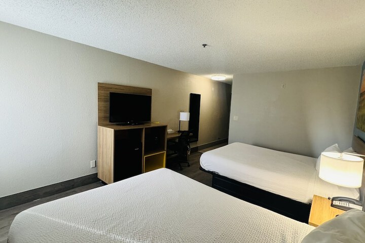 Room 5 of 17