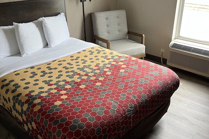 Red Carpet Inn