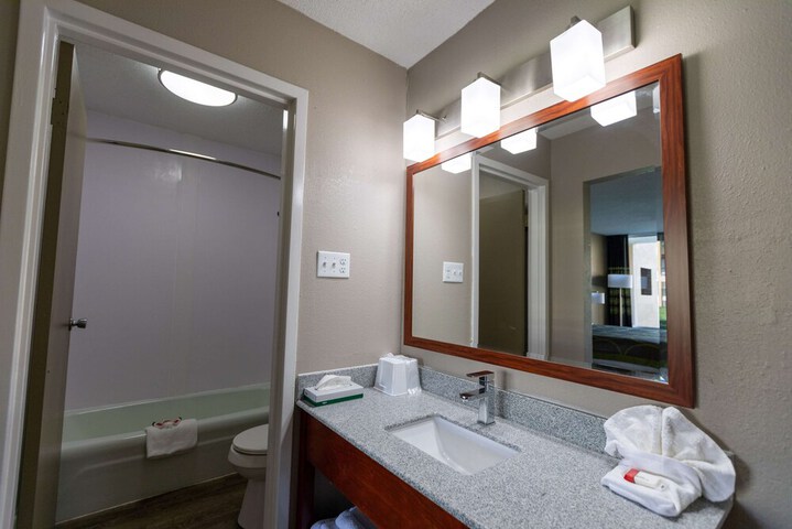 Super 8 by Wyndham Goldsboro