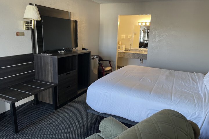 Landmark Inn