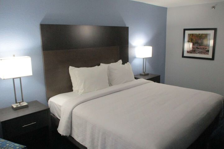 Room 5 of 15