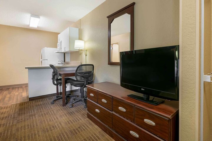 Room 14 of 25