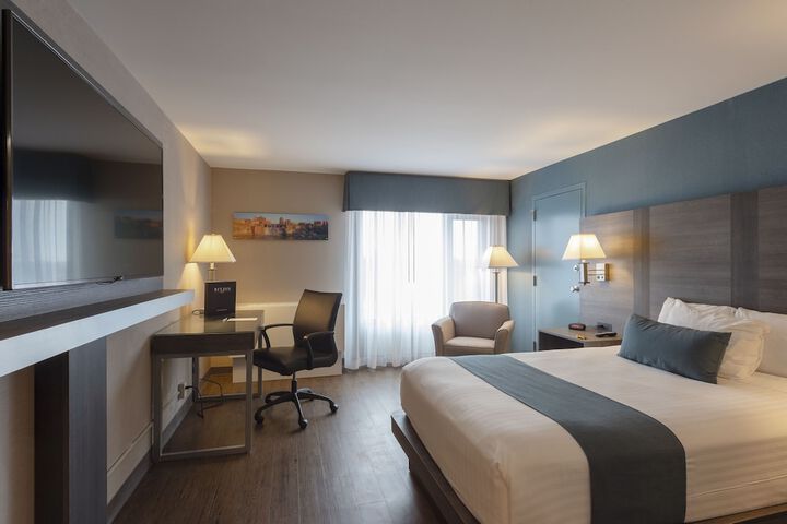 Room 17 of 36