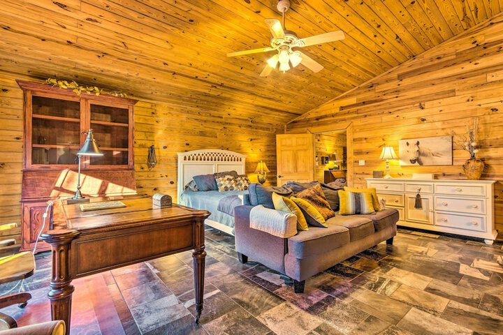 Pet-friendly Cabot Cabin w / Fenced Yard!