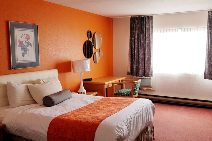 Room 25 of 40