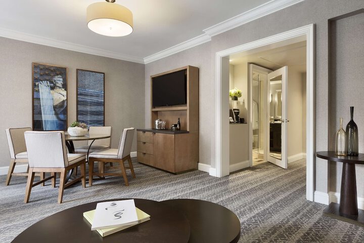 Room 43 of 108