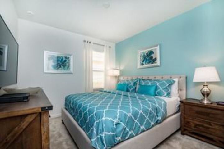 SPACIOUS 10 Bedroom Holiday home by Follow the sun vacation Rentals