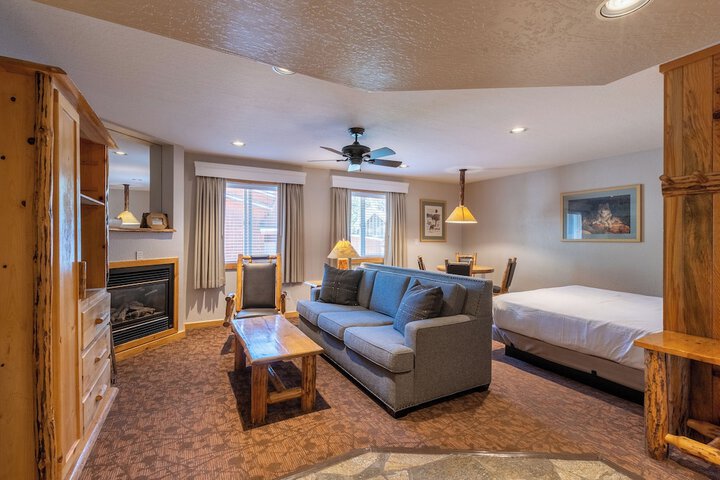 Red Wolf Lodge at Olympic Valley
