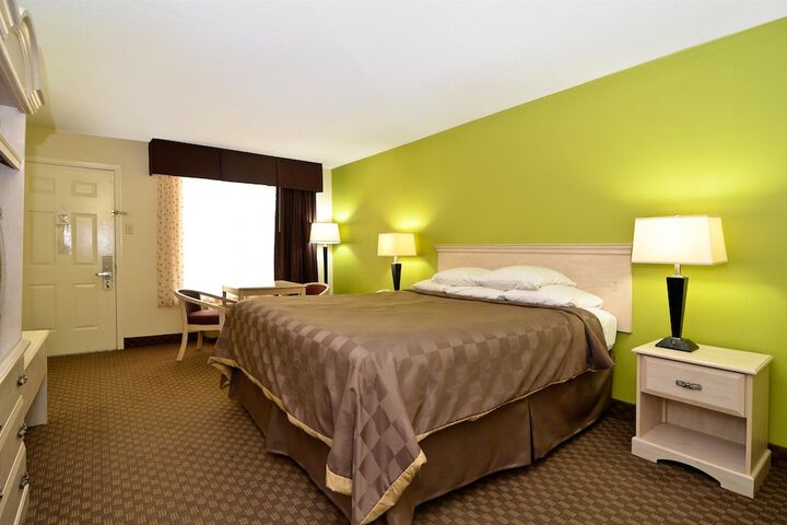 Room 15 of 21
