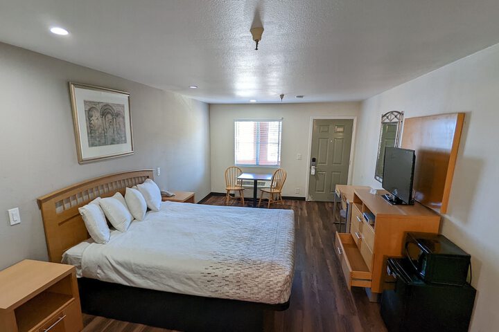 Room 65 of 80