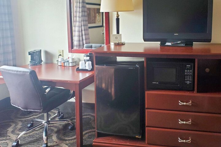 Room 19 of 37
