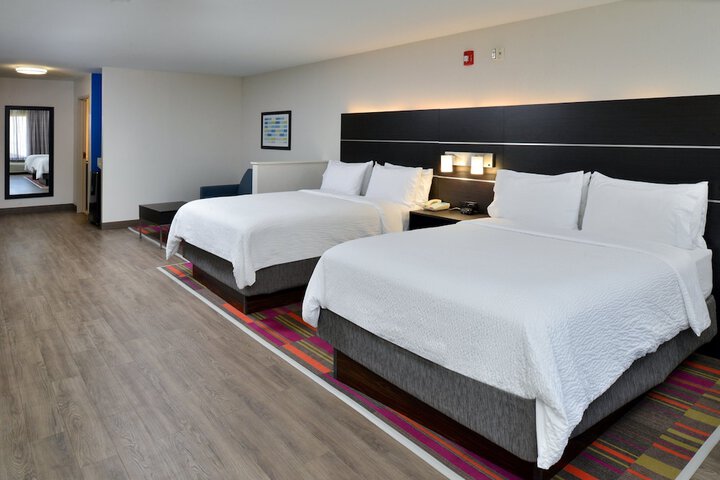 Holiday Inn Express & Suites Carthage by IHG