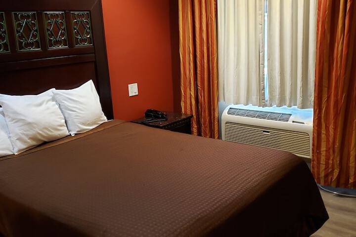 Room 26 of 35