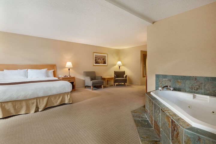 Ramada by Wyndham Nanaimo