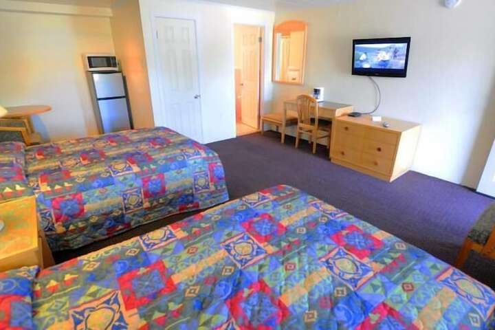 Room 9 of 10