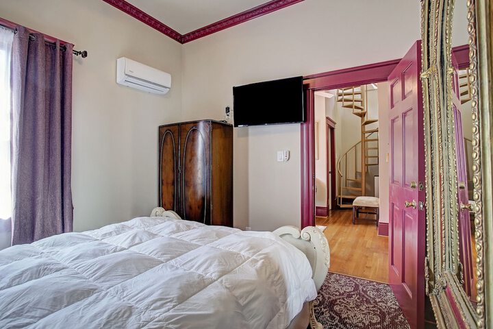 Room 47 of 82