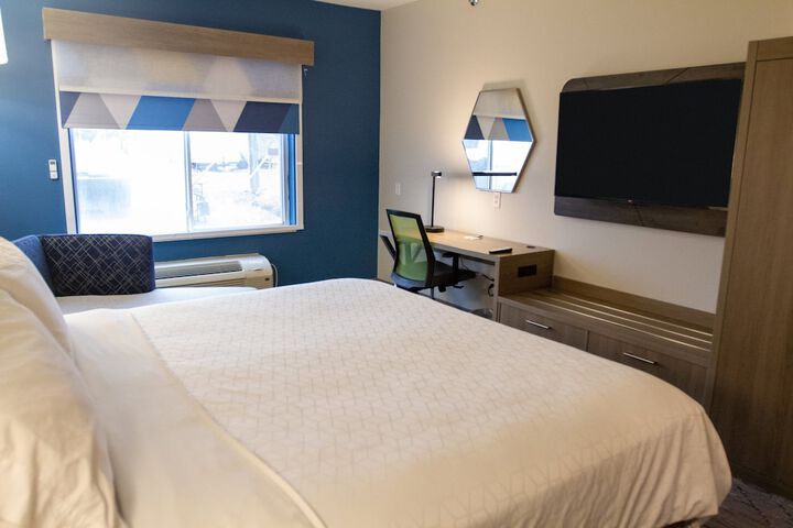 Room 32 of 56