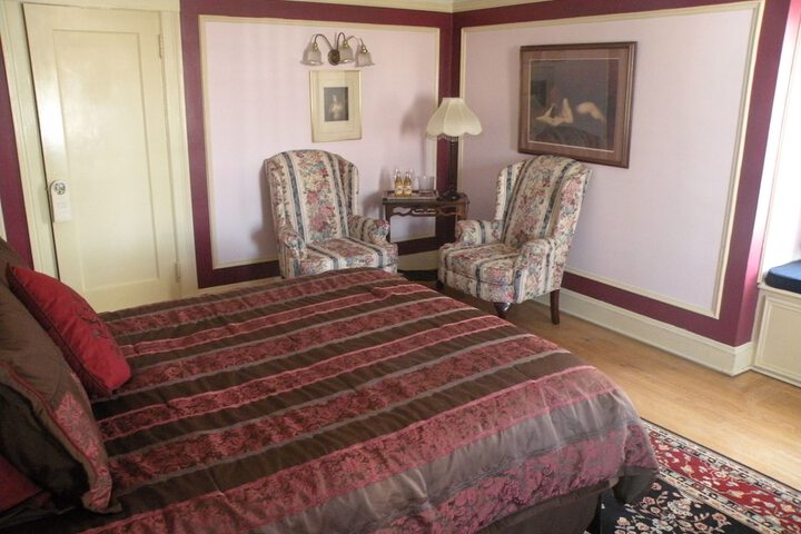 Room 18 of 32