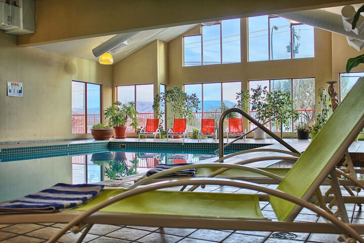 Holiday Inn Hotel & Suites Osoyoos by IHG
