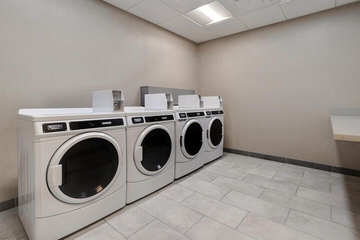 Hampton Inn & Suites Marina